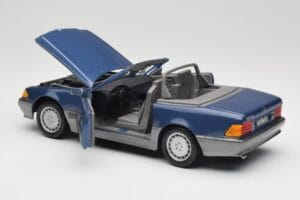 Mercedes SL 500 R129 Nautic Blue Metallic Revell 1:18 8081 Metal — zdjęcie 5 z 8