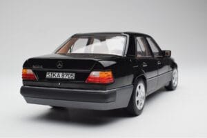 Mercedes 500E W124 Czarny Edycja Limitowana Norev 1:18 183949 Metal — zdjęcie 10 z 12