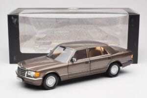 Mercedes 560 SEL W126 Impala Brązowy Edycja Dealerska Norev 1:18 B66040646 Metal — zdjęcie 8 z 8