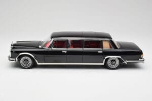 Mercedes 600 Pullman W100 Czarny NZG 1:18 1071/50 Metal — zdjęcie 4 z 8