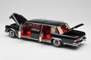 Mercedes 600 Pullman W100 Czarny NZG 1:18 1071/50 Metal — zdjęcie 5 z 8