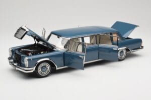 Mercedes 600 Pullman W100 Niebieski NZG 1:18 B66040707 Metal — zdjęcie 2 z 8