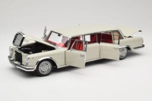 Mercedes 600 Pullman W100 Jasnoszary NZG 1:18 B66040708 Metal — zdjęcie 2 z 8