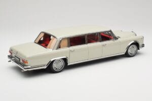 Mercedes 600 Pullman W100 Jasnoszary NZG 1:18 B66040708 Metal — zdjęcie 3 z 8