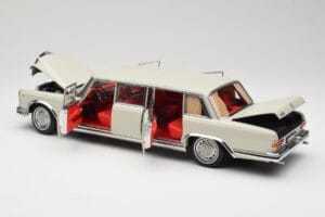 Mercedes 600 Pullman W100 Jasnoszary NZG 1:18 B66040708 Metal — zdjęcie 5 z 8
