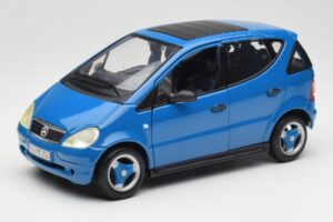 Mercedes A-Class W168 Jasnoniebieski Maisto 1:18 37800-M5 Metal