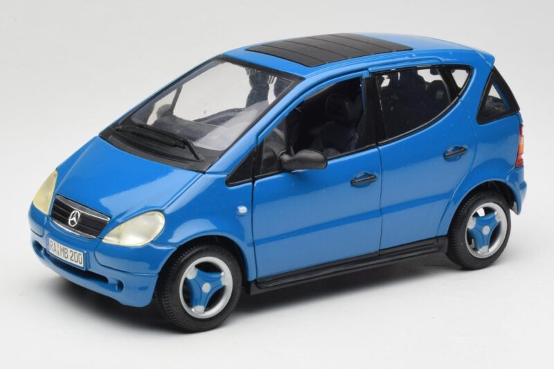 Mercedes A-Class W168 Jasnoniebieski Maisto 1:18 37800-M5 Metal