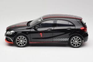 Mercedes A-Class W176 AMG Czarny Norev 1:18 183596 Metal — zdjęcie 4 z 8