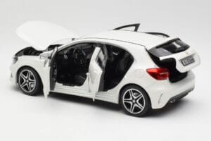 Mercedes A-Class W176 Cirrus Biały Norev 1:18 B66960126 Metal — zdjęcie 5 z 8