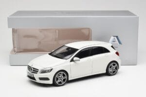 Mercedes A-Class W176 Cirrus Biały Norev 1:18 B66960126 Metal — zdjęcie 8 z 8