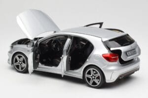 Mercedes A-Class W176 Polar Srebrny Norev 1:18 B66960139 Metal — zdjęcie 5 z 8