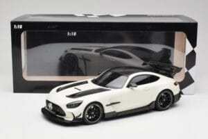 Mercedes AMG GT C190 Black Series Designo Diamond Biały Metallic Minichamps 1:18 155032022 Metal — zdjęcie 6 z 6