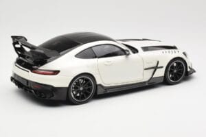 Mercedes AMG GT C190 Black Series Diamond White Metallic Minichamps 1:18 110032020 Metal — zdjęcie 3 z 8