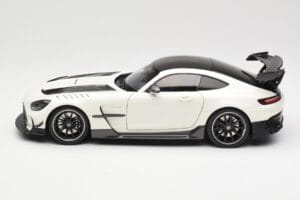 Mercedes AMG GT C190 Black Series Diamond White Metallic Minichamps 1:18 110032020 Metal — zdjęcie 4 z 8