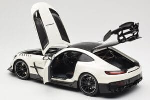 Mercedes AMG GT C190 Black Series Diamond White Metallic Minichamps 1:18 110032020 Metal — zdjęcie 5 z 8