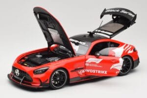 Mercedes AMG GT C190 Black Series Safety Car F1 2024 Minichamps 1:18 110032090 Metal — zdjęcie 2 z 8