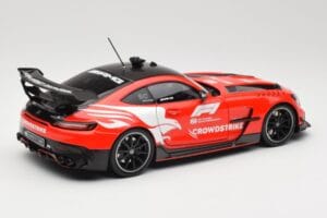 Mercedes AMG GT C190 Black Series Safety Car F1 2024 Minichamps 1:18 110032090 Metal — zdjęcie 3 z 8