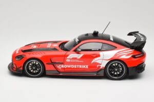 Mercedes AMG GT C190 Black Series Safety Car F1 2024 Minichamps 1:18 110032090 Metal — zdjęcie 4 z 8