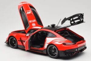 Mercedes AMG GT C190 Black Series Safety Car F1 2024 Minichamps 1:18 110032090 Metal — zdjęcie 5 z 8