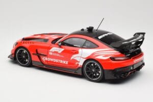 Mercedes AMG GT C190 Black Series Safety Car F1 2024 Minichamps 1:18 110032090 Metal — zdjęcie 7 z 8