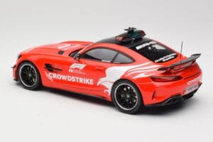 Mercedes AMG GT R C190 Safety Car F1 2021 Minichamps 1:18 155036095 Metal — zdjęcie 5 z 6