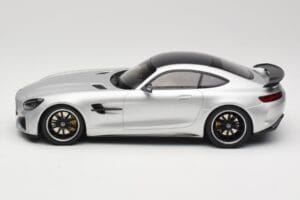 Mercedes AMG GT R C190 Srebrny Minichamps 1:18 155036025 Metal — zdjęcie 3 z 6