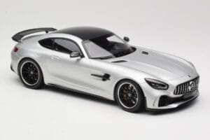 Mercedes AMG GT R C190 Srebrny Minichamps 1:18 155036025 Metal — zdjęcie 4 z 6