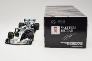 Mercedes AMG Petronas Motorsport W10 #77 V. Bottas 2nd Place Chinese GP 2019 Minichamps 1:18 110190377 Metal — zdjęcie 6 z 6