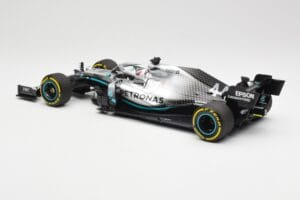 Mercedes AMG Petronas W10 #44 L. Hamilton F1 World Champion 2019 Minichamps 1:18 110190044 Metal — zdjęcie 5 z 6