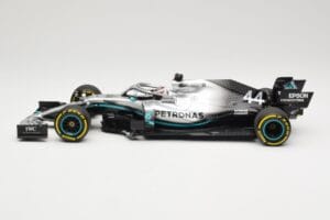 Mercedes AMG Petronas W10 #44 L. Hamilton F1 World Champion Dealer Edition 2019 Minichamps 1:18 B66960567 Metal — zdjęcie 3 z 7