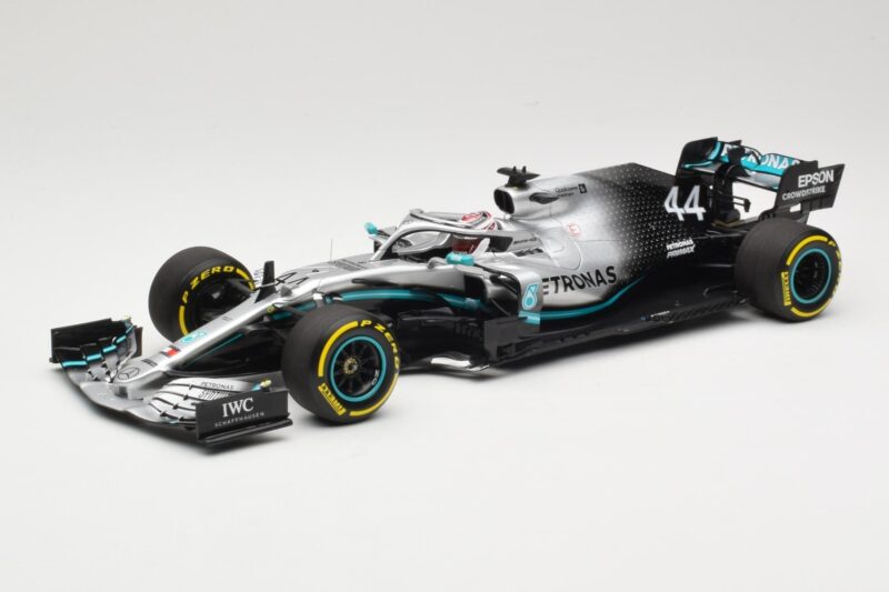 Mercedes AMG Petronas W10 #44 L. Hamilton F1 World Champion Dealer Edition 2019 Minichamps 1:18 B66960567 Metal