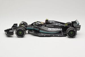 Mercedes AMG Petronas W14 E Performance #44 L. Hamilton Bahrain GP 2023 Minichamps 1:18 110230144 Metal — zdjęcie 3 z 6