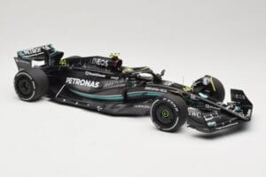 Mercedes AMG Petronas W14 E Performance #44 L. Hamilton Bahrain GP 2023 Minichamps 1:18 110230144 Metal — zdjęcie 4 z 6