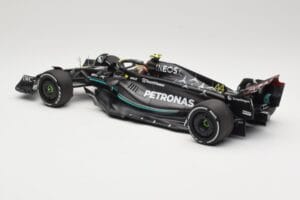 Mercedes AMG Petronas W14 E Performance #44 L. Hamilton Bahrain GP 2023 Minichamps 1:18 110230144 Metal — zdjęcie 5 z 6