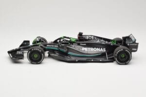 Mercedes AMG Petronas W14 E Performance #63 G. Russell Bahrain GP 2023 Minichamps 1:18 110230163 Metal — zdjęcie 3 z 6