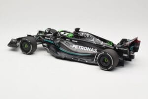 Mercedes AMG Petronas W14 E Performance #63 G. Russell Bahrain GP 2023 Minichamps 1:18 110230163 Metal — zdjęcie 5 z 6