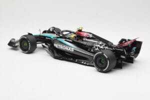 Mercedes AMG Petronas W15 E Performance #44 L. Hamilton 2024 Minichamps 1:18 110240144 Metal — zdjęcie 3 z 6