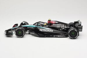 Mercedes AMG Petronas W15 E Performance #44 L. Hamilton 2024 Minichamps 1:18 110240144 Metal — zdjęcie 5 z 6