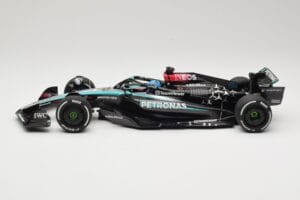 Mercedes AMG Petronas W15 E Performance #63 G. Russell Winner Austrian GP 2024 Minichamps 1:18 110241163 Metal — zdjęcie 3 z 6