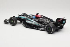 Mercedes AMG Petronas W15 E Performance #63 G. Russell Winner Austrian GP 2024 Minichamps 1:18 110241163 Metal — zdjęcie 5 z 6
