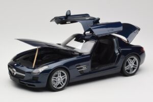 Mercedes SLS AMG C197 Blue Metallic Minichamps 1:18 180039021 Metal — zdjęcie 2 z 8