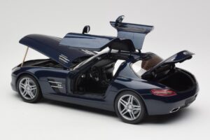 Mercedes SLS AMG C197 Blue Metallic Minichamps 1:18 180039021 Metal — zdjęcie 5 z 8