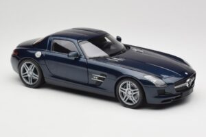 Mercedes SLS AMG C197 Blue Metallic Minichamps 1:18 180039021 Metal — zdjęcie 6 z 8