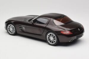 Mercedes AMG SLS C197 Brown Metallic Minichamps 1:18 100039028 Metal — zdjęcie 7 z 8