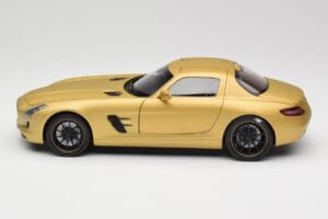 Mercedes AMG SLS C197 Złoty Minichamps 1:18 100039024 Metal — zdjęcie 4 z 8