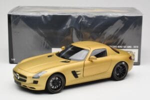 Mercedes AMG SLS C197 Złoty Minichamps 1:18 100039024 Metal — zdjęcie 8 z 8