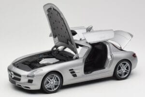 Mercedes AMG SLS C197 Grey Metallic Minichamps 1:18 100039025 Metal — zdjęcie 2 z 8