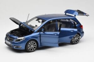 Mercedes B-Class W246 Lotus Niebieski Metalik Norev 1:18 B66961410 Metal — zdjęcie 2 z 8