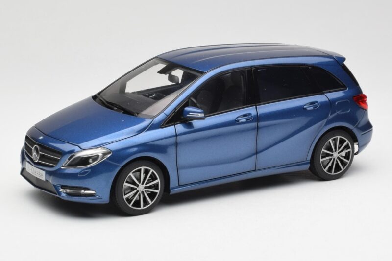 Mercedes B-Class W246 Lotus Niebieski Metalik Norev 1:18 B66961410 Metal