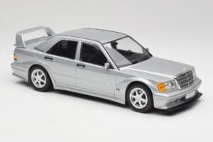 Mercedes 190E W201 2.5-16 EVO 2 Astral Srebrny Metallic Minichamps 1:18 155036101 Metal — zdjęcie 4 z 6